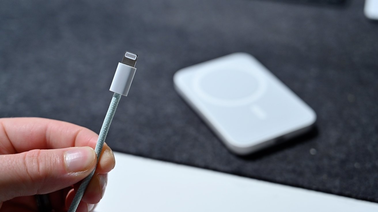 Ultra-Slim Premium Snap-On MagSafe Magnetic Wireless Power Bank for iPhone