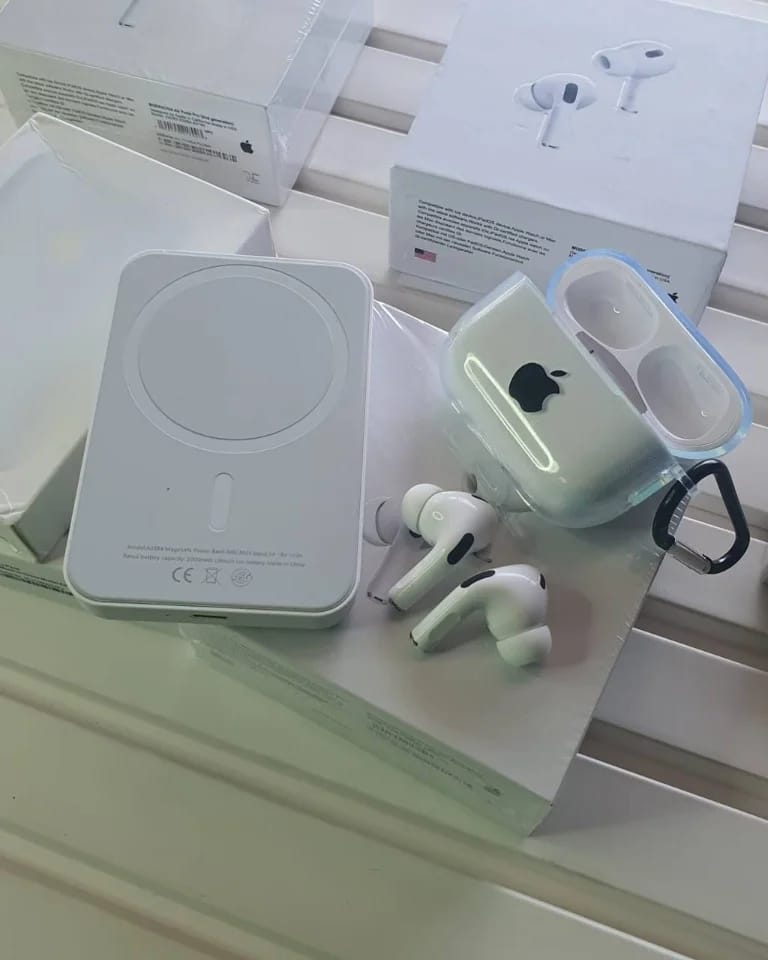(Combo Offers) AirPods Pro 2nd Generation + Magsafe Powerbank (2)