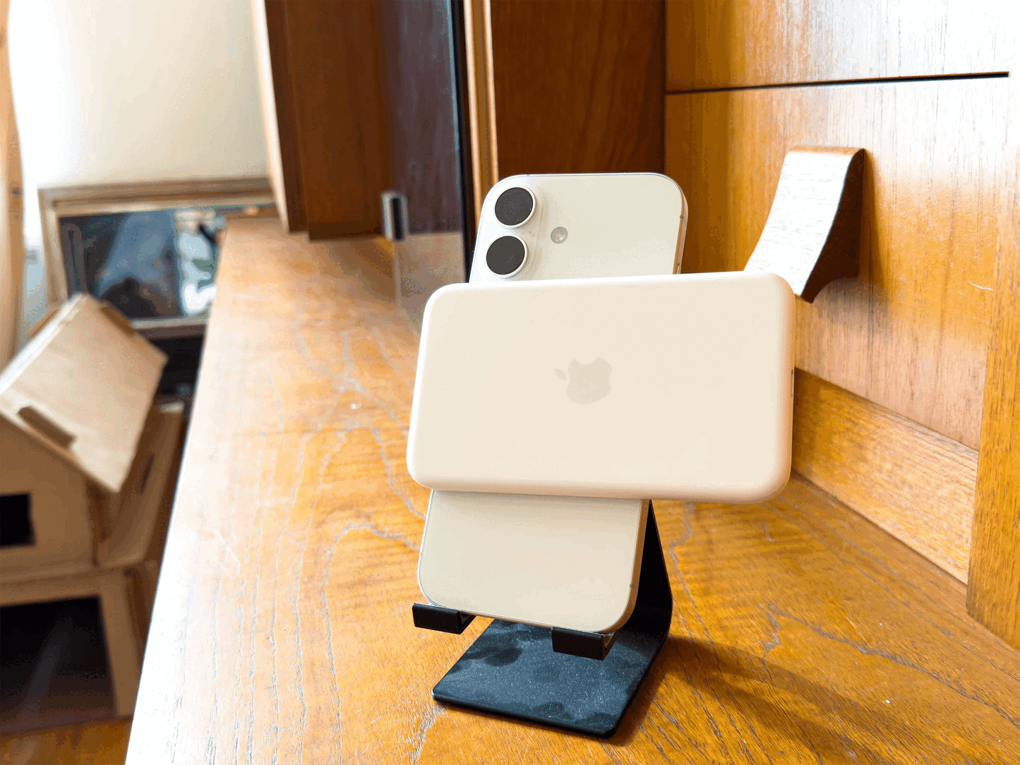 Ultra-Slim Premium Snap-On MagSafe Magnetic Wireless Power Bank for iPhone
